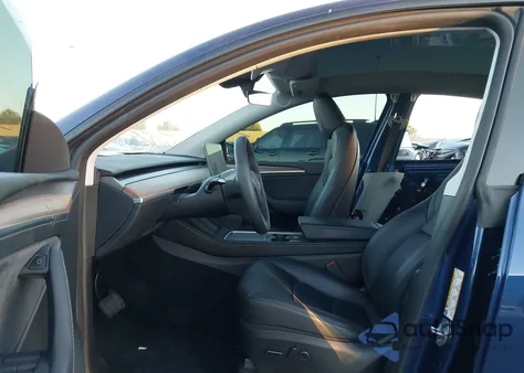 2023 Tesla Model Y Awd/Long Range Dual Motor All-Wheel Drive из США, поврежденный, VIN 7SAYGDEE0PF929050